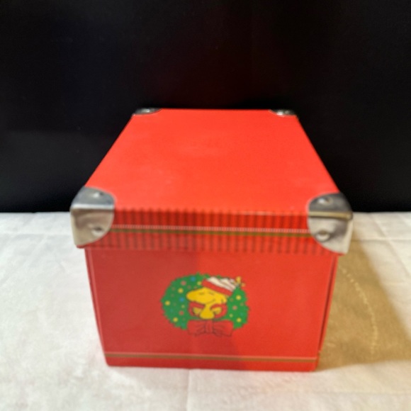 2012 Peanuts Collectible Holiday Snoopy Christmas Gift Box Set w/Mug & Ornament - Picture 4 of 15